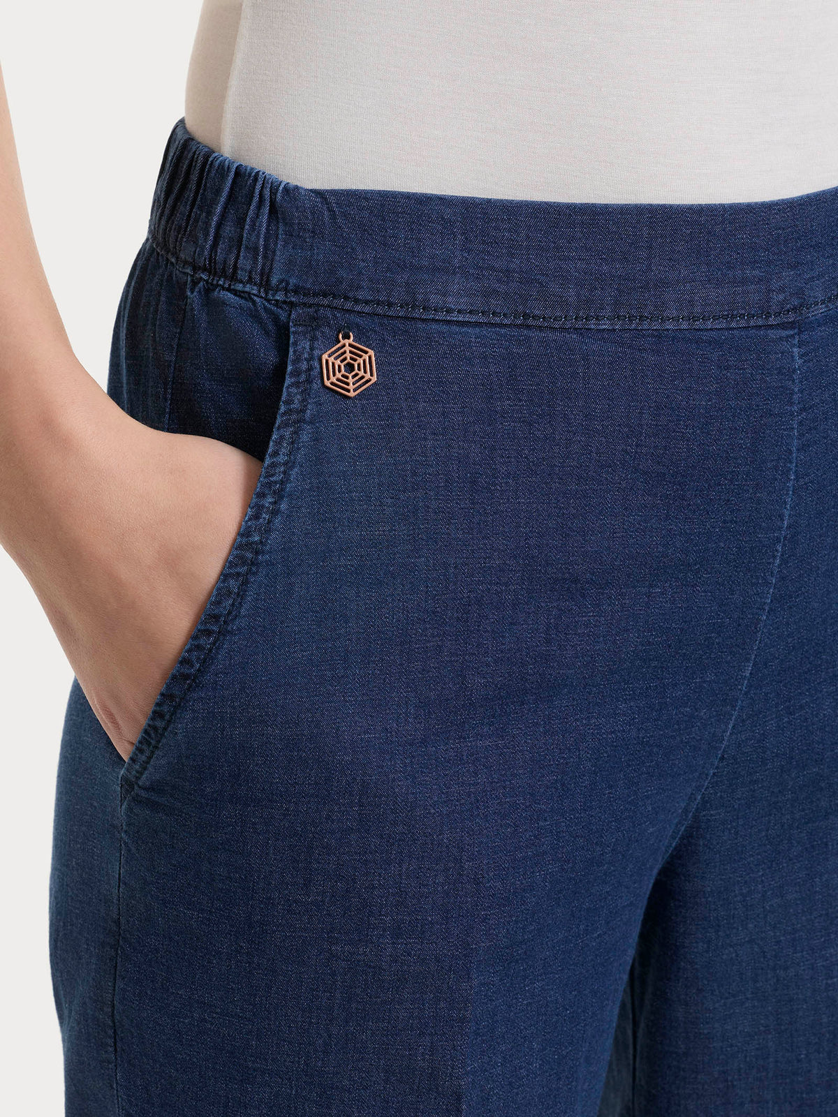Jeans a gamba dritta con tasche in Super Light Denim