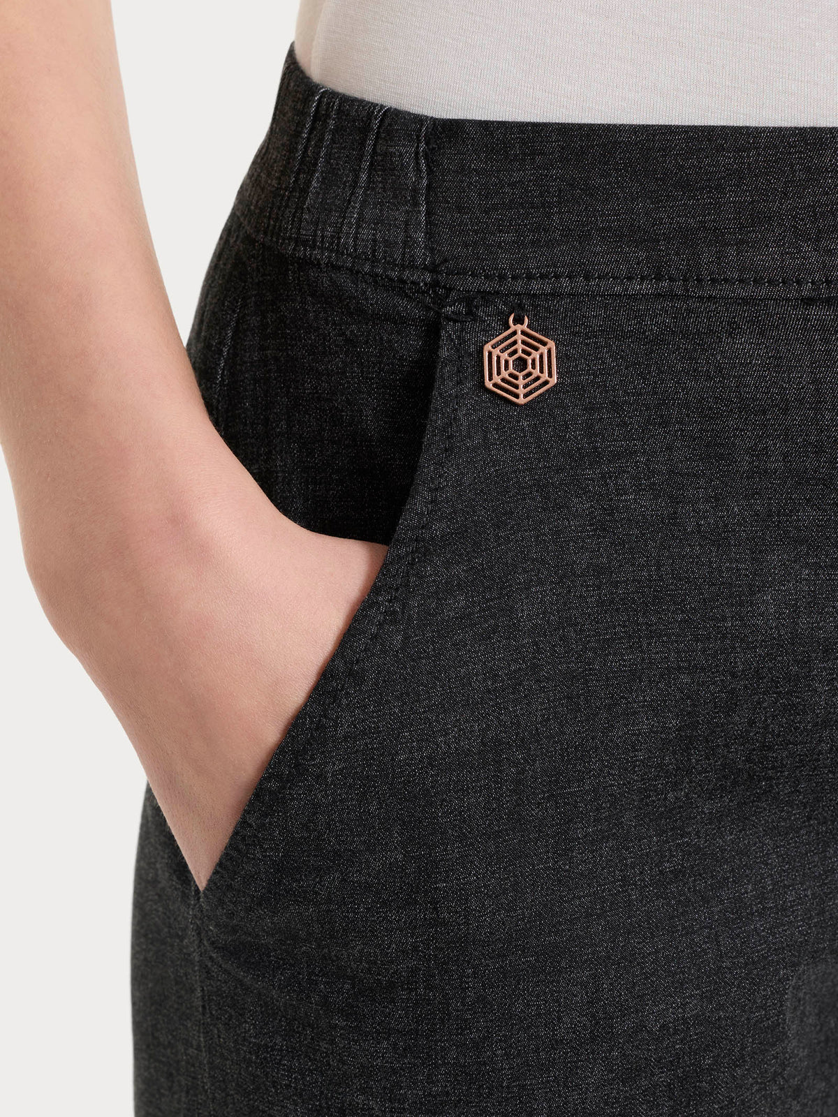 Jeans a gamba dritta con tasche in Super Light Denim